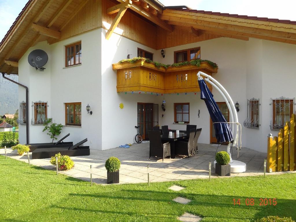 Alpen-Chalet Ehrwald Exterior photo