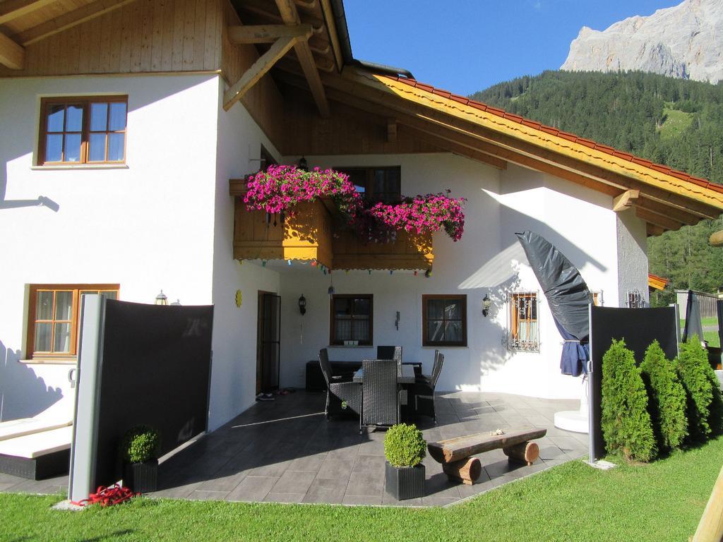 Alpen-Chalet Ehrwald Exterior photo